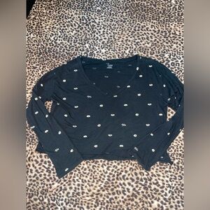 PINK Victoria's Secret Black Top with White Accent Lips